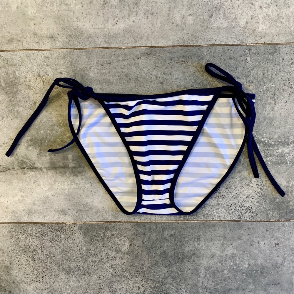 🇺🇸 Navy & white striped string bikini bottom